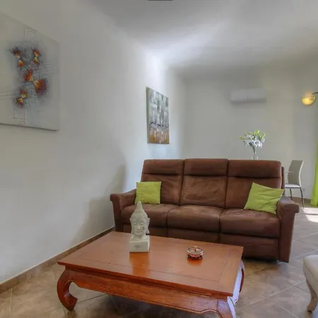 Le Cinto A Apartment *